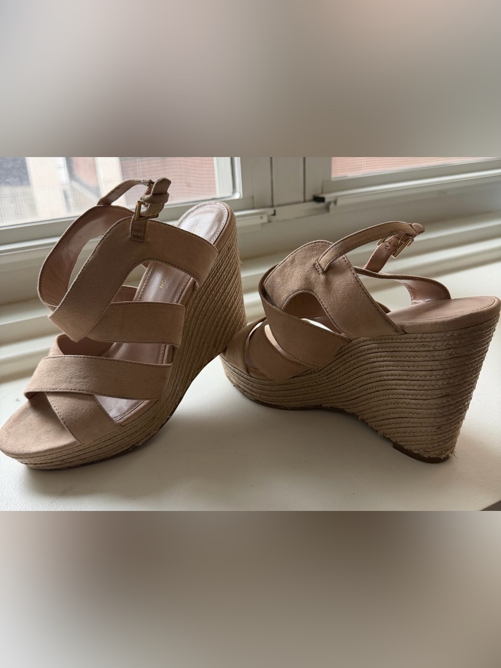 BCBG Generation Beige/Light Pink Women’s Wedge Sandals, size 7